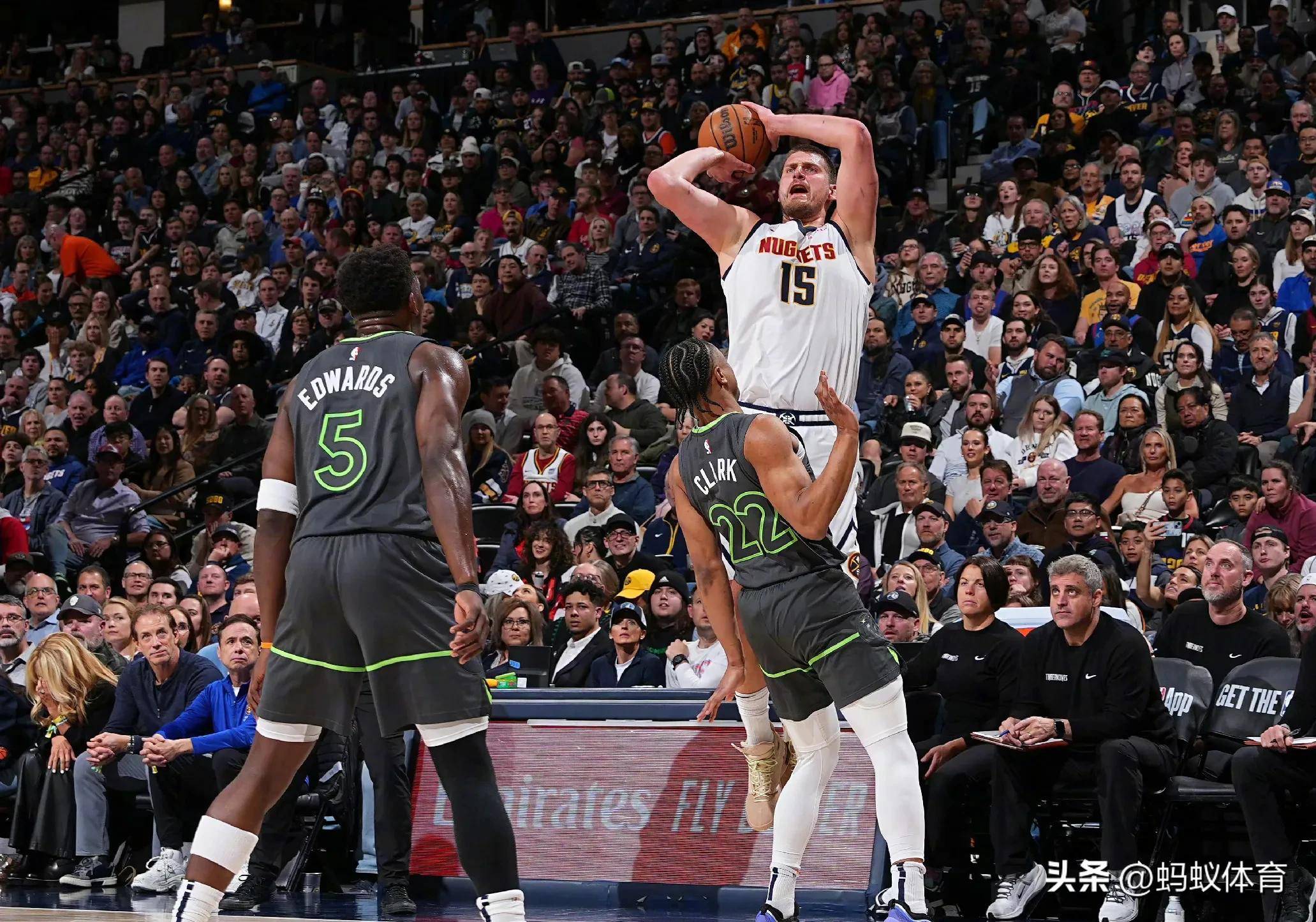 爱游戏官网-灰熊横扫掘金，塔图姆点燃赛场