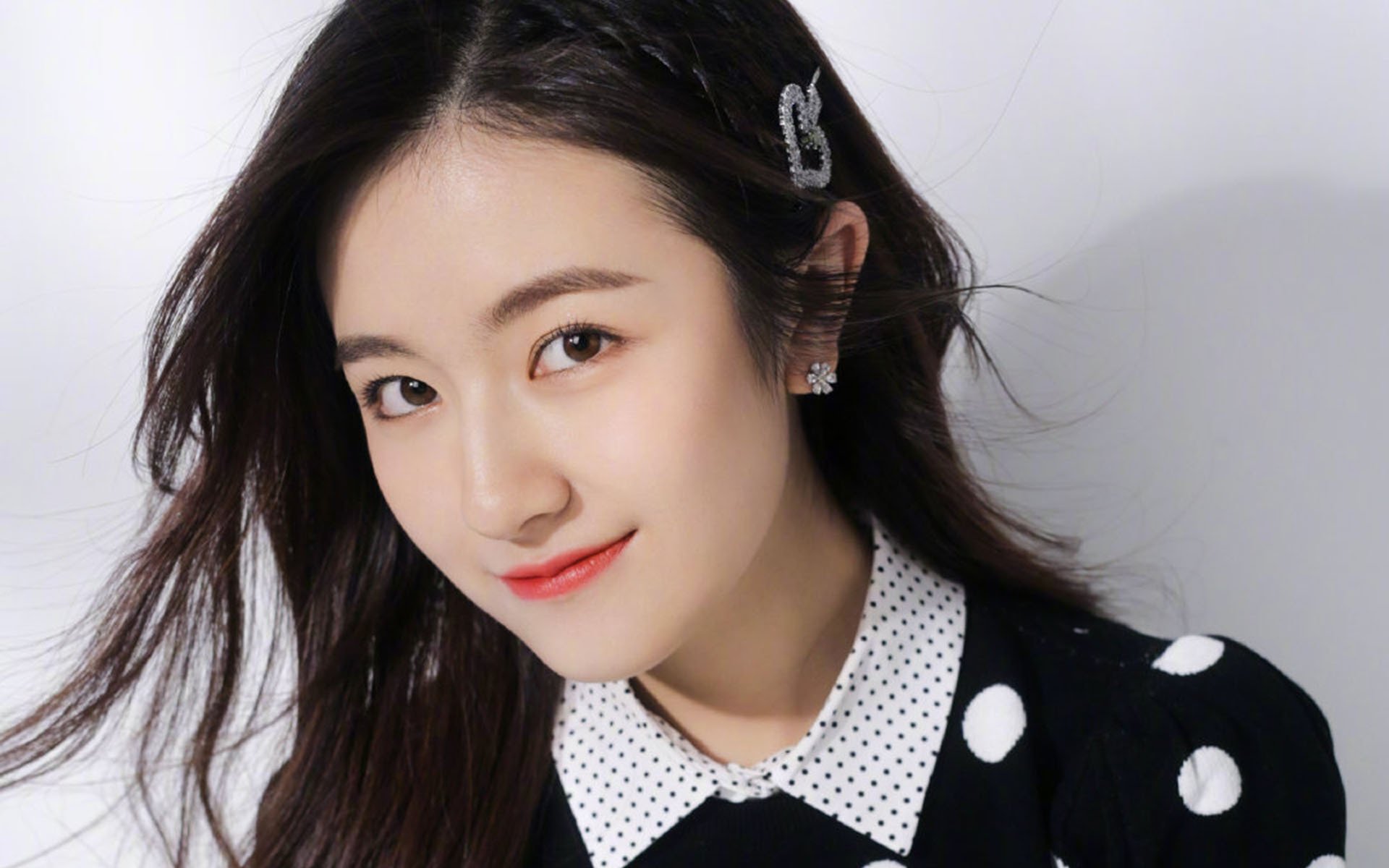 绝杀里昂!哈弗茨关键制胜,墨西哥英雄闪耀欧冠之夜