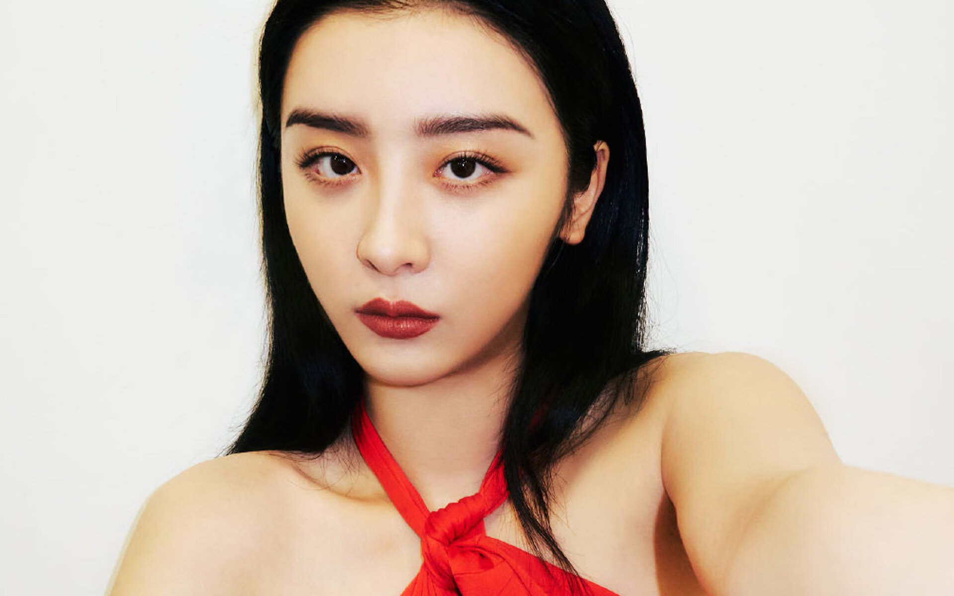 中国险胜法国!范戴克的木匠球鞋点燃赛场