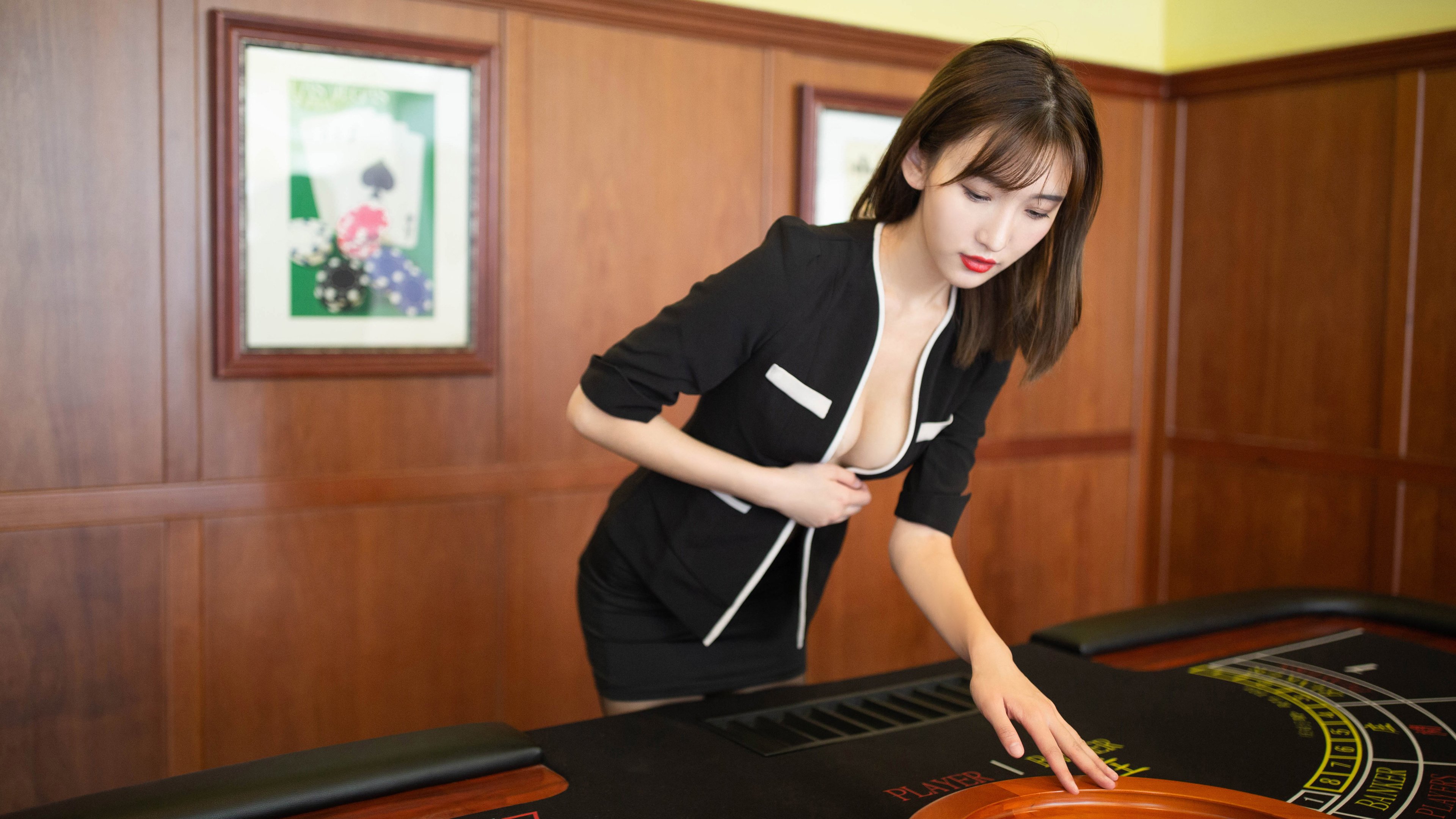 逆转之夜，萨拉赫一剑封喉，铸就安菲尔德不朽诗篇