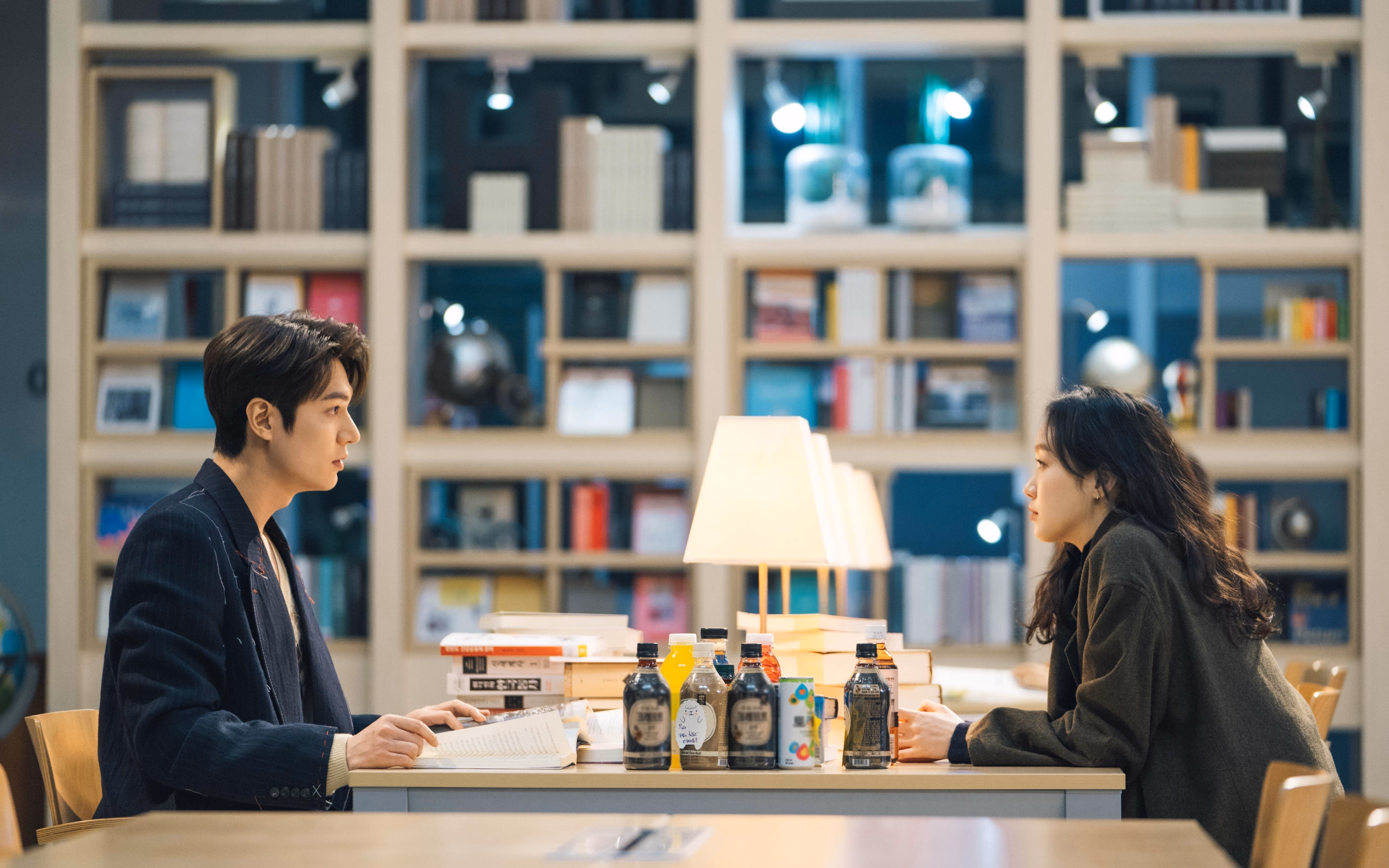 爱游戏下载-唯一性的双重奏，芬兰爆冷胜墨西哥与坎特主宰英超争冠的奇迹时刻