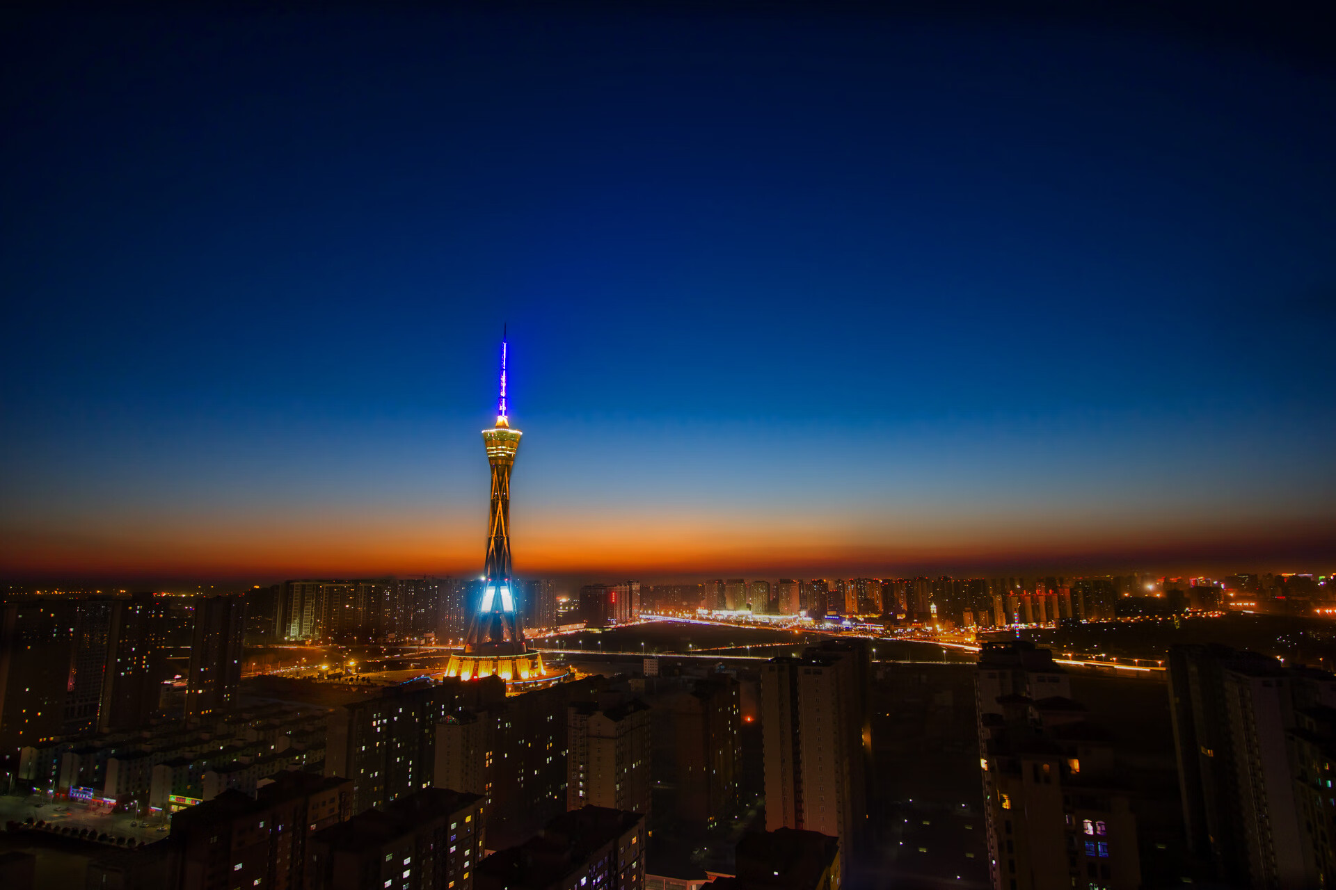 爱游戏体育-跨越万里的对决，独行侠淘汰新疆队，马克西绝境爆砍50分成关键先生